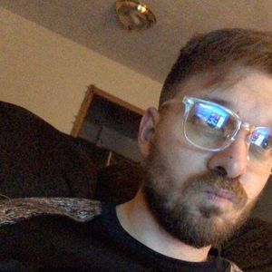 Meet your Posher, Devin